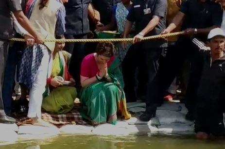 प्रियंका गांधी ने की प्रयागराज संगम में गंगा पूजा, देखिए वीडियो