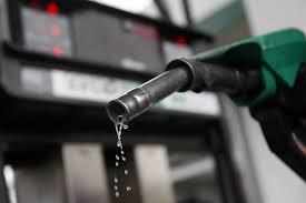 कच्चे तेल की कीमत में गिरावट, कम हो सकते है पेट्रोल-डीजल के दाम
