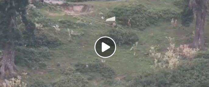 भारत ने मारे दो पाक सैनिक, सफेद झंडा दिखाकर शव ले गए पाकिस्तानी, देखिए वीडियो