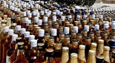 उत्तराखंड | पुलिस ने की बड़ी कारवाई, घर में छापेमारी के दौरान अंग्रेजी शराब की 309 पेटियां