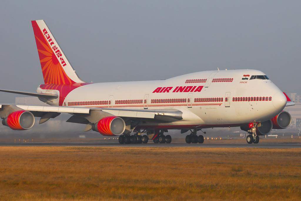 Air India ने 30 अप्रैल तक बंद की घरेलू और अंतरराष्ट्रीय उड़ानों की बुकिंग