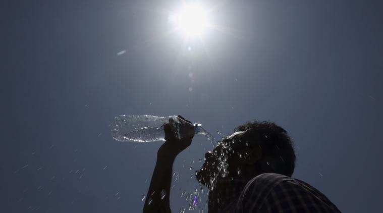 कोरोना काल में देश झेल रहा है जबरदस्त गर्मी की मार, यहां 50 डिग्री सेल्सियस पहुंचा तापमान