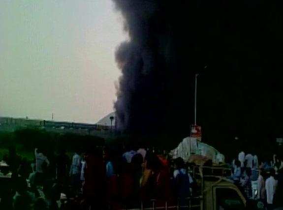 आंध्र प्रदेश में आरक्षण की मांग कर रहे प्रदर्शनकारियों ने रत्नांचल एक्सप्रेस की 8 बोगियां जलाईं