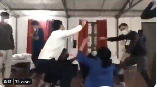 नाच रहे हैं चीन से लौटे भारतीय छात्र तो इमरान खान को कोस रहे हैं चीन में फंसे पाकिस्तानी