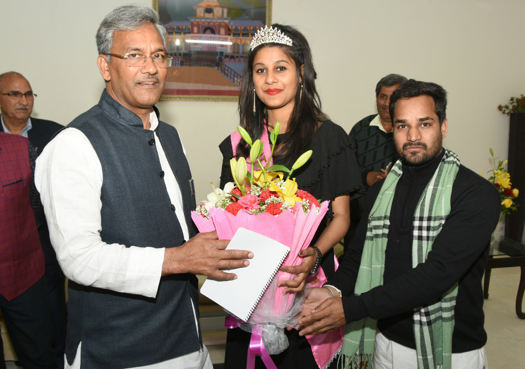 मिस उत्तराखण्ड 2018 सुश्री मानसी रावत ने की सीएम से मुलाकात