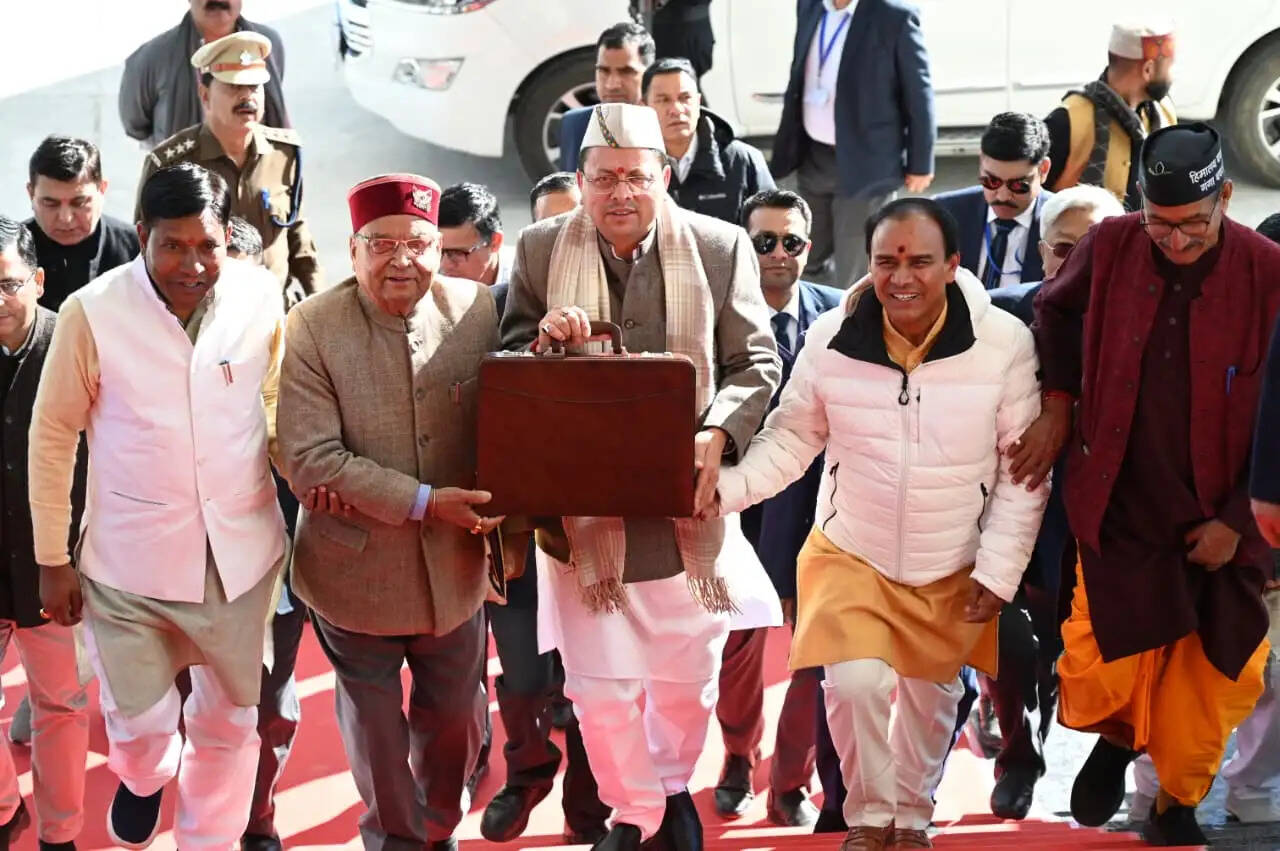 सीएम धामी ने खोला खजाना