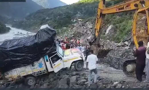 गंगोत्री हाईवे पर हादसा की तस्वीर