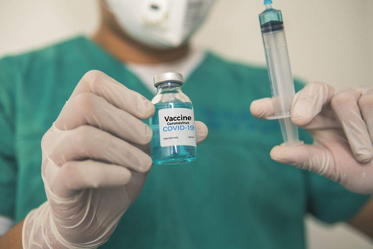 उत्तराखंड में बढ़ रहा है कोरोना का कहर, टीका लगाने के बाद कोरोना संक्रमित पाया गया कर्मचारी
