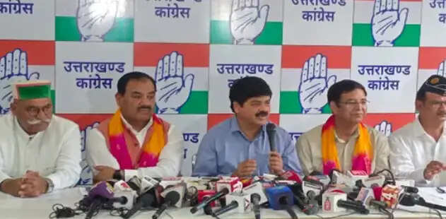 कांग्रेस प्रदेश अध्यक्ष गणेश गोदियाल, प्रीतम सिंह, हरक सिंह रावत 